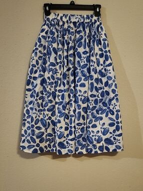 Marni White Midi Skirt with Blue Botanical Print. Size 36 IT/ XS internacional.